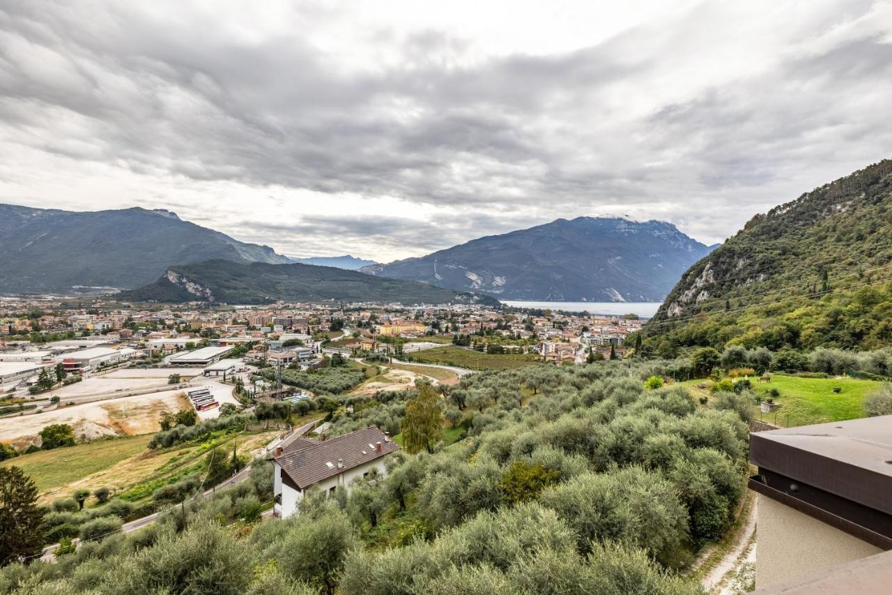 La Terrazza Di Vincent Sul Garda Lägenhet Riva del Garda Exteriör bild
