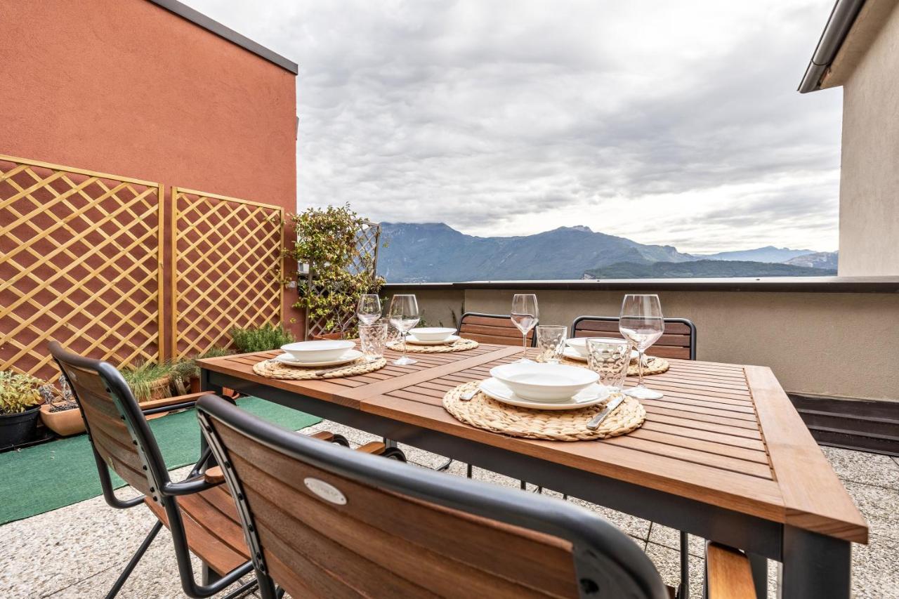 La Terrazza Di Vincent Sul Garda Lägenhet Riva del Garda Exteriör bild